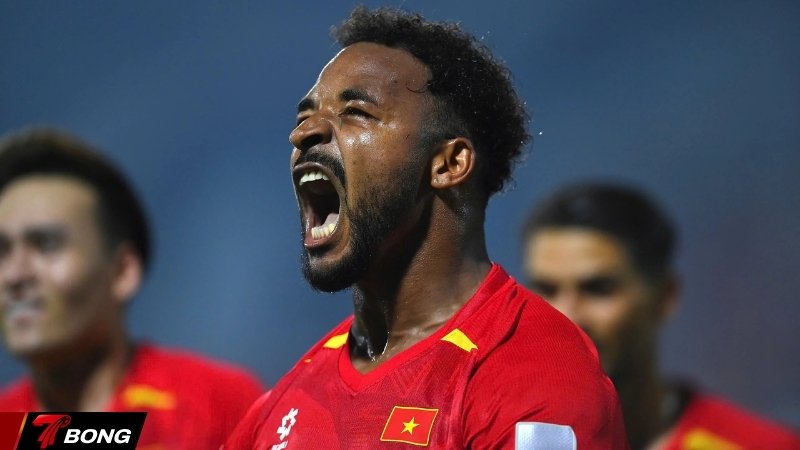 Đêm diễn chói sáng của Nguyễn Xuân Son với cú đúp